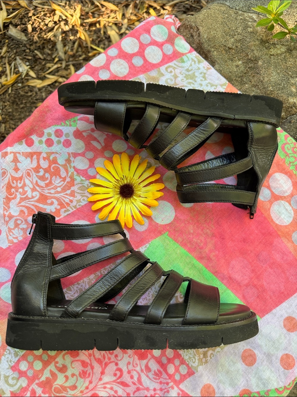 🌞 STRATEGIA; Black Leather Italian Designer Gladiator Sandals; Women’s Size 9!